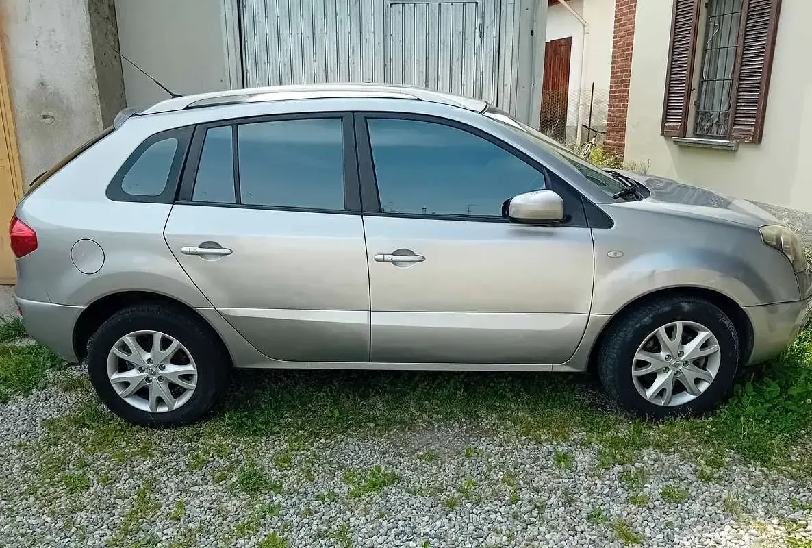 Usata Renault Koleos 150 CV (110 kW) 2009 Argento SUV