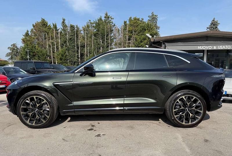 Usata Aston Martin DBX 551 CV (405 kW) 2020 Verde scuro metallizzato SUV