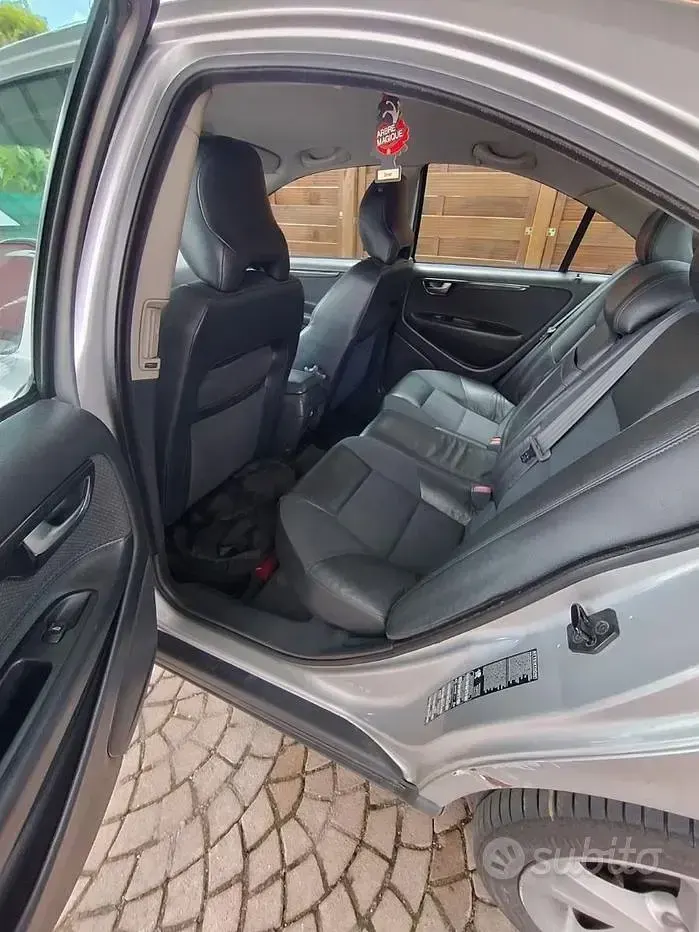 Usata Volvo S60 163 CV (119 kW) 2003 Grigio Berlina