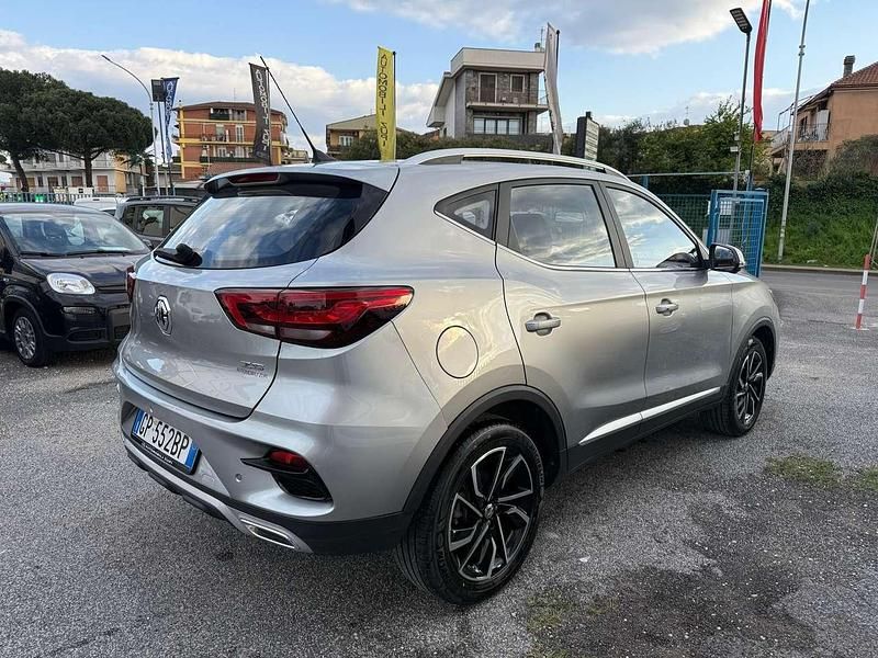 Usado MG ZS Luxury 110 CV (80 kW) 2023 Plateado SUV