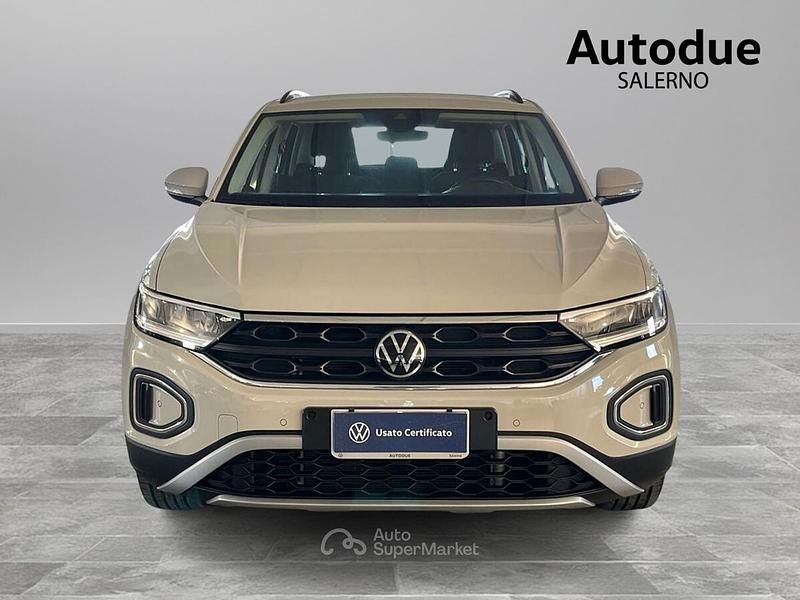 Usata VW T-Roc Life 110 CV (80 kW) 2022 Beige SUV