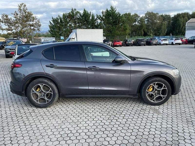 Usata Alfa Romeo Stelvio Executive 210 CV (154 kW) 2019 Grigio SUV