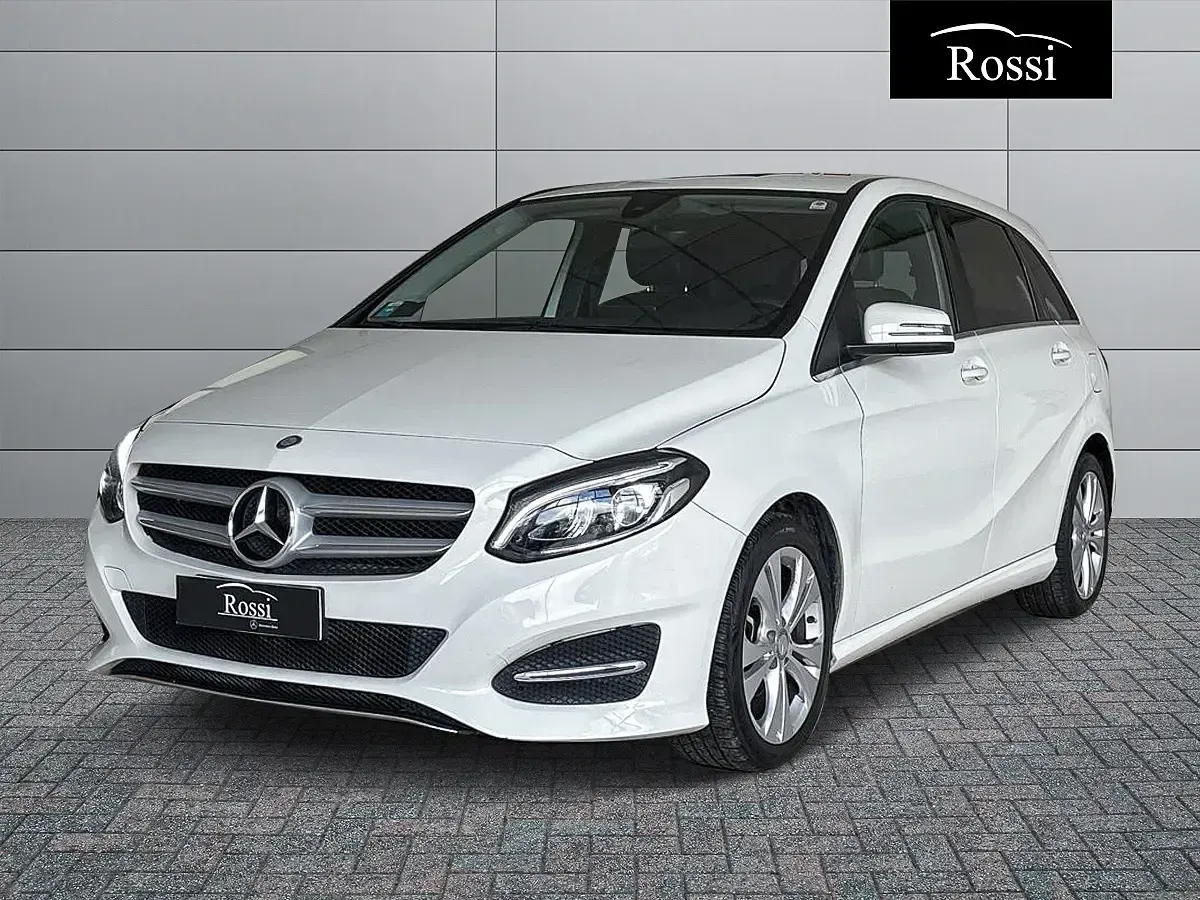Begagnad Mercedes B180 109 HK (80 kW) 2015 Minibuss