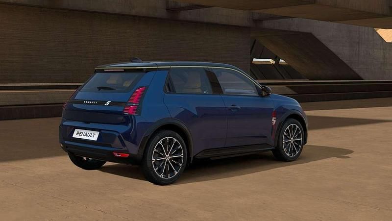 Usata Renault R5 Iconic 110 kW (150 CV) 2024 Blu/azzurro Utilitaria