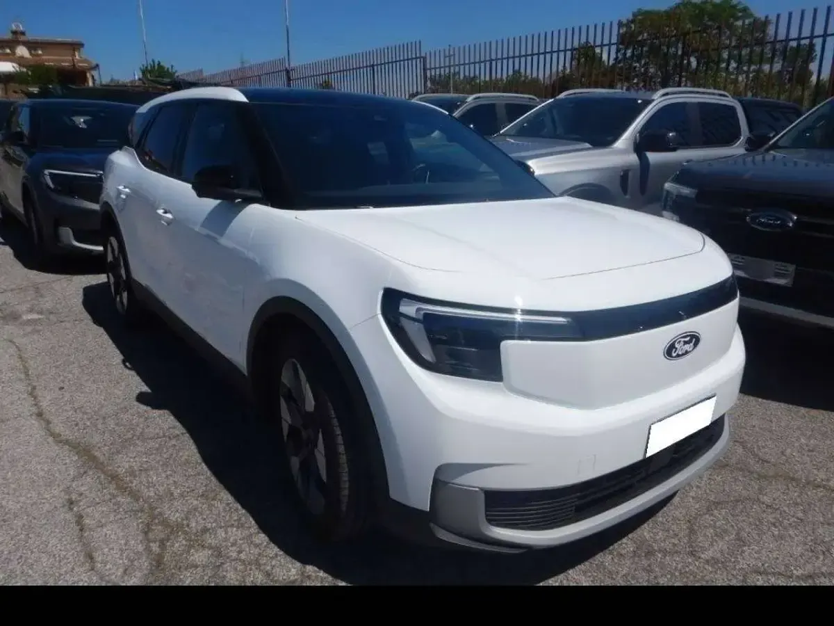 Usata Ford Explorer Extended Range 210 kW (286 CV) 2025 Frozen white SUV