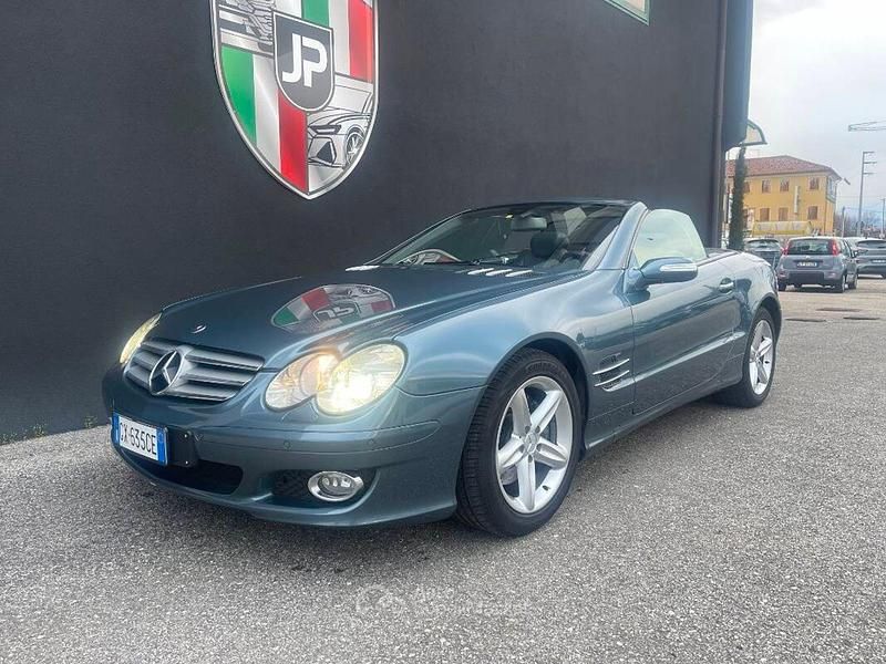 Usata Mercedes SL350 272 CV (200 kW) 2007 Grigio Cabrio