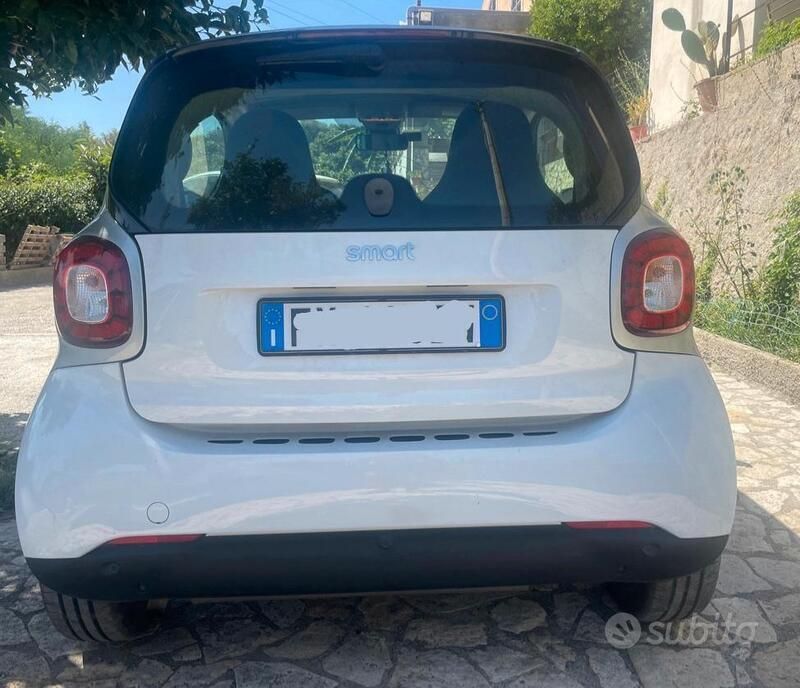 Usata Smart ForTwo Coupé 71 CV (52 kW) 2019 Utilitaria
