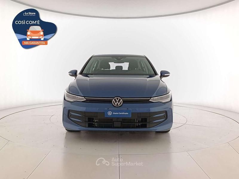Usata VW Golf VIII Life 116 CV (85 kW) 2025 Anemone blue metallizzato Berlina