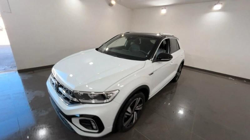 Blu metallizzato Usata 2023 VW T-Roc R-line SUV | 25.100 € (Buon prezzo) - Immagine 1/4