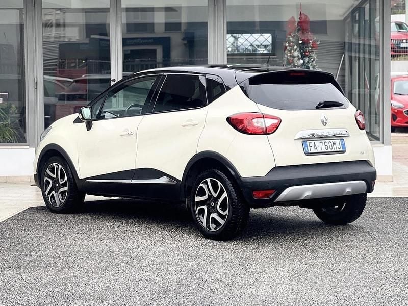 Usata Renault Captur 90 CV (66 kW) 2015 Beige SUV