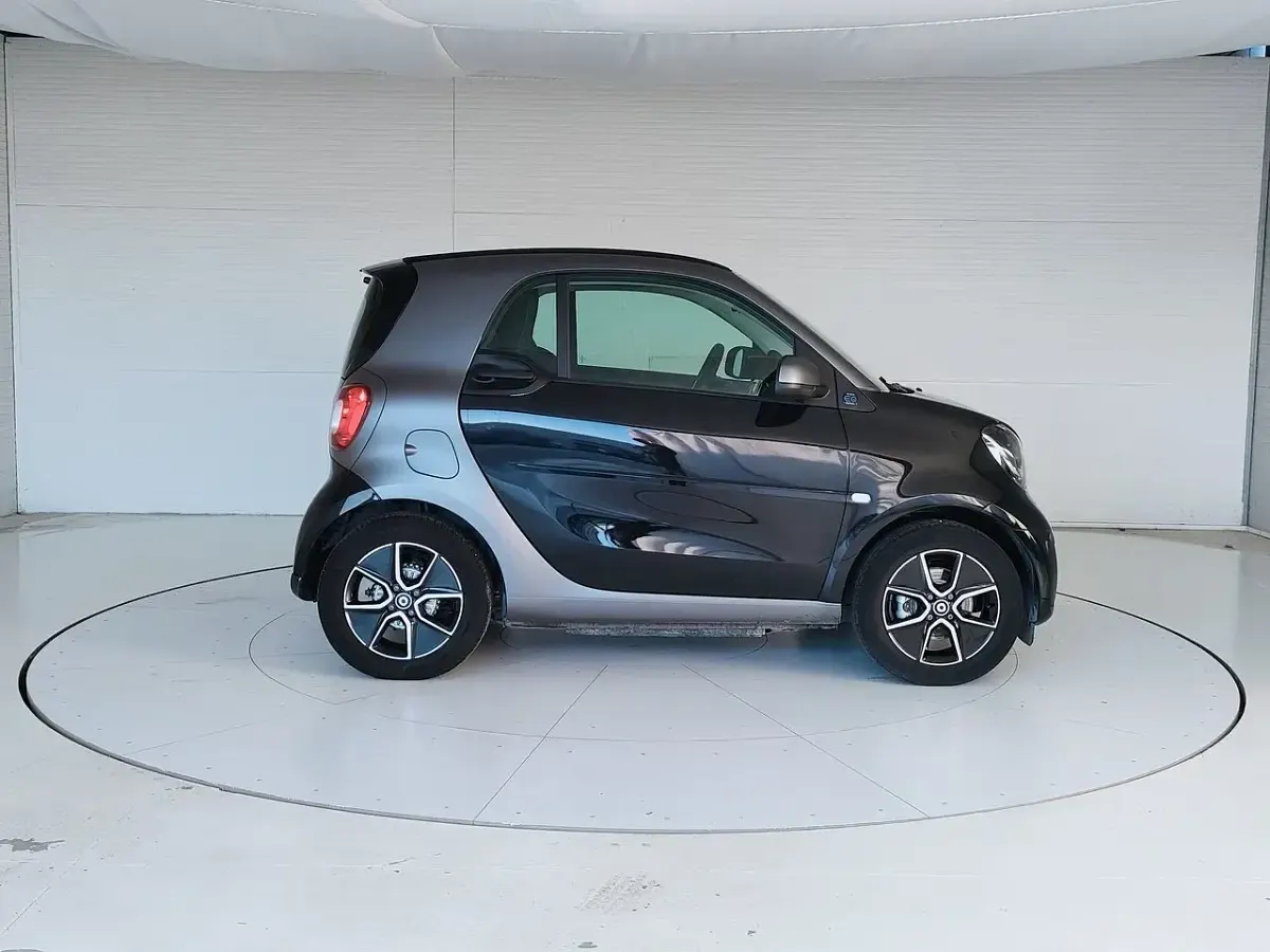 Usata Smart ForTwo Electric Drive Passion 41 kW (56 CV) 2022 Tridion in graphite grey matt ; Coupé