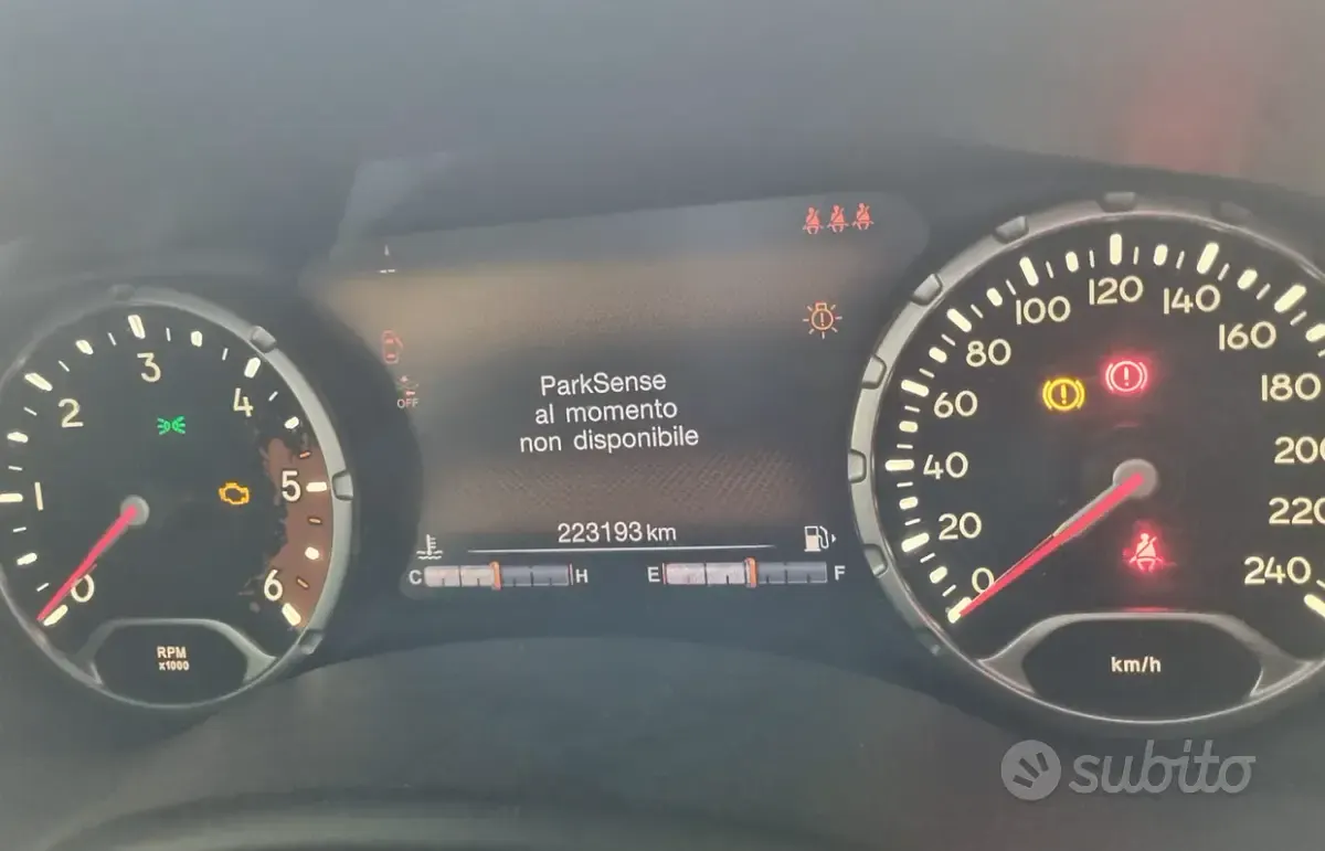 Usata Jeep Renegade 140 CV (102 kW) 2014 Grigio SUV