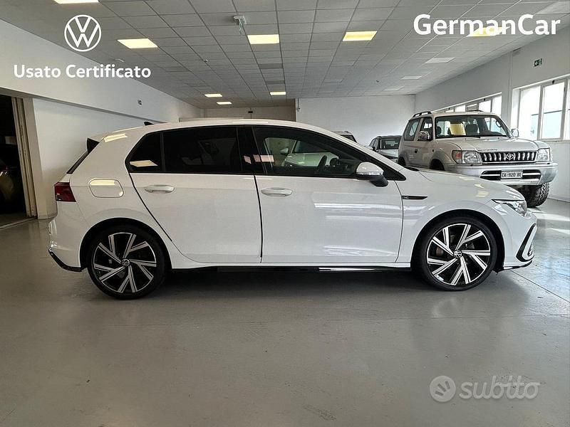 Usata VW Golf VIII R-line 150 CV (110 kW) 2023 Bianco Berlina
