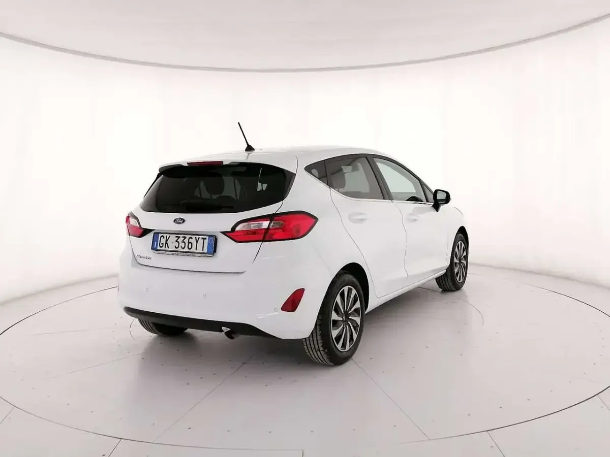 Usado Ford Fiesta Titanium 75 HP (55 kW) 2022 Branco Sedan