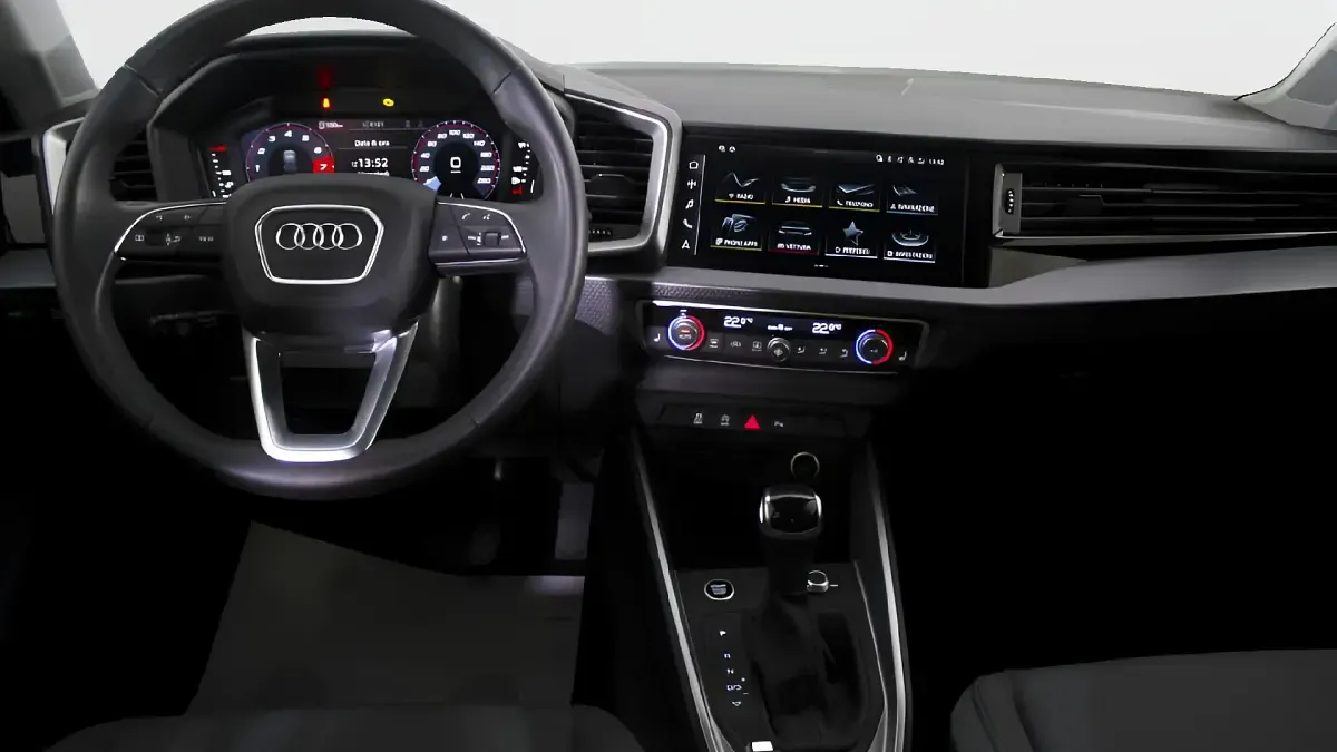 Usata Audi A1 Business 116 CV (85 kW) 2025 Blu navarra metallizzato SUV