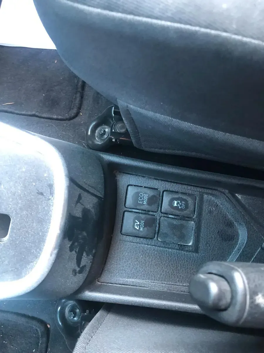 Usata Toyota Yaris Hybrid Cool 73 CV (53 kW) 2018 Argento Berlina