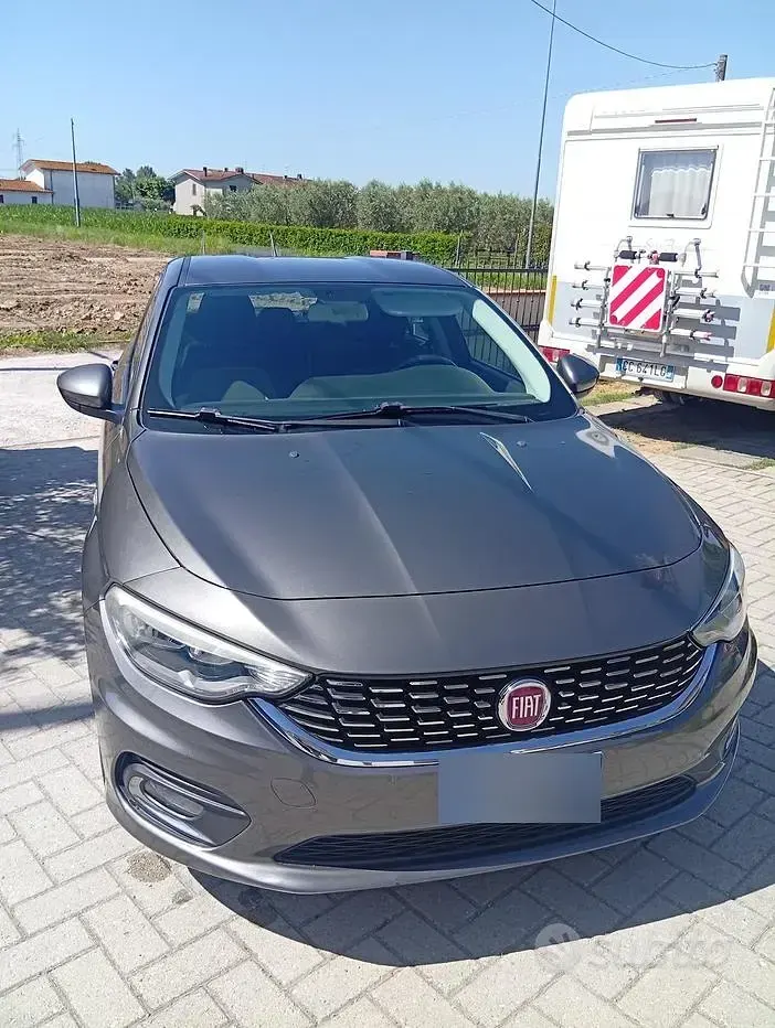 Usata Fiat Tipo 95 CV (69 kW) 2016 Grigio Berlina