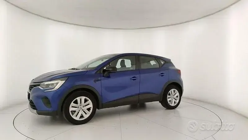 Begagnad Renault Captur Equilibre 101 HK (74 kW) 2024 Blå SUV