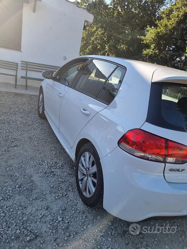 Bianco Usata 2012 VW Golf VI Due volumi | 8500 € (Cara) - Immagine 1/4