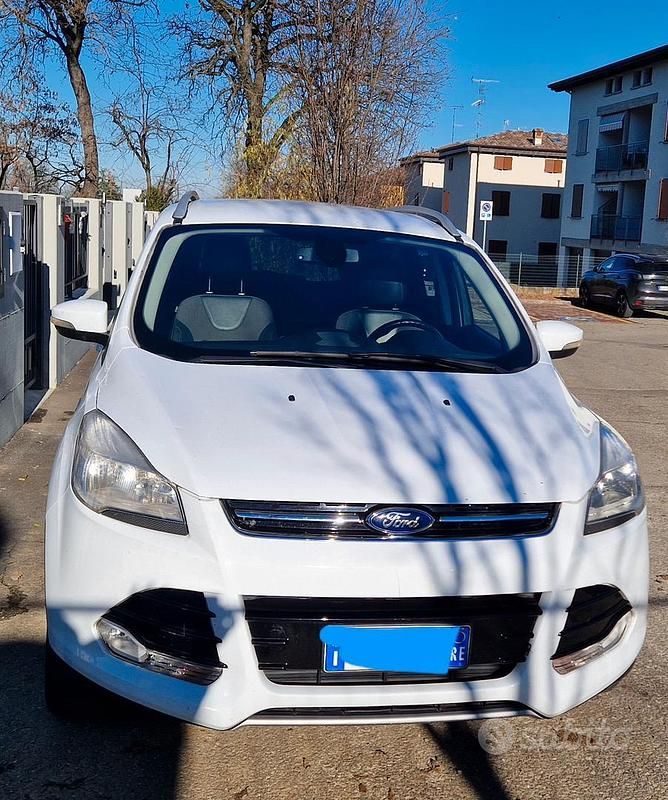 Bianco Usata 2015 Ford Kuga SUV | 8000 € (Buon prezzo) - Immagine 1/4