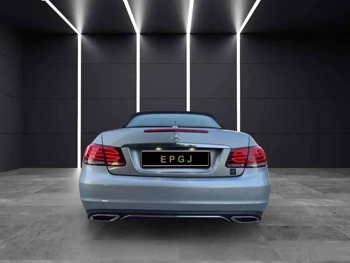 Usata Mercedes E250 204 CV (150 kW) 2014 Blu/azzurro Cabrio