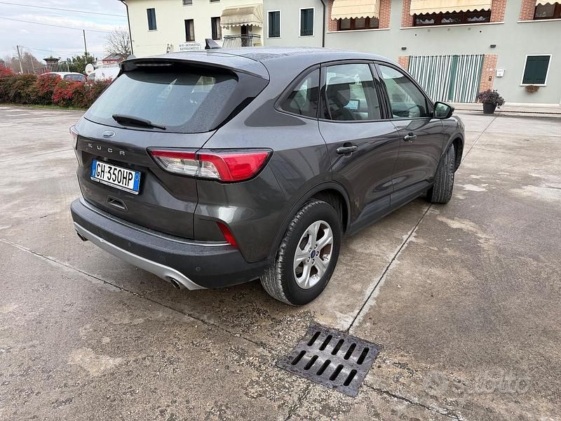 Usata Ford Kuga ST-Line 120 CV (88 kW) 2022 Grigio SUV