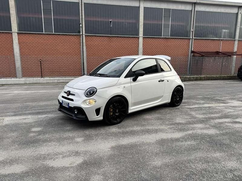 Usata Abarth 695 Competizione 179 CV (131 kW) 2024 Utilitaria