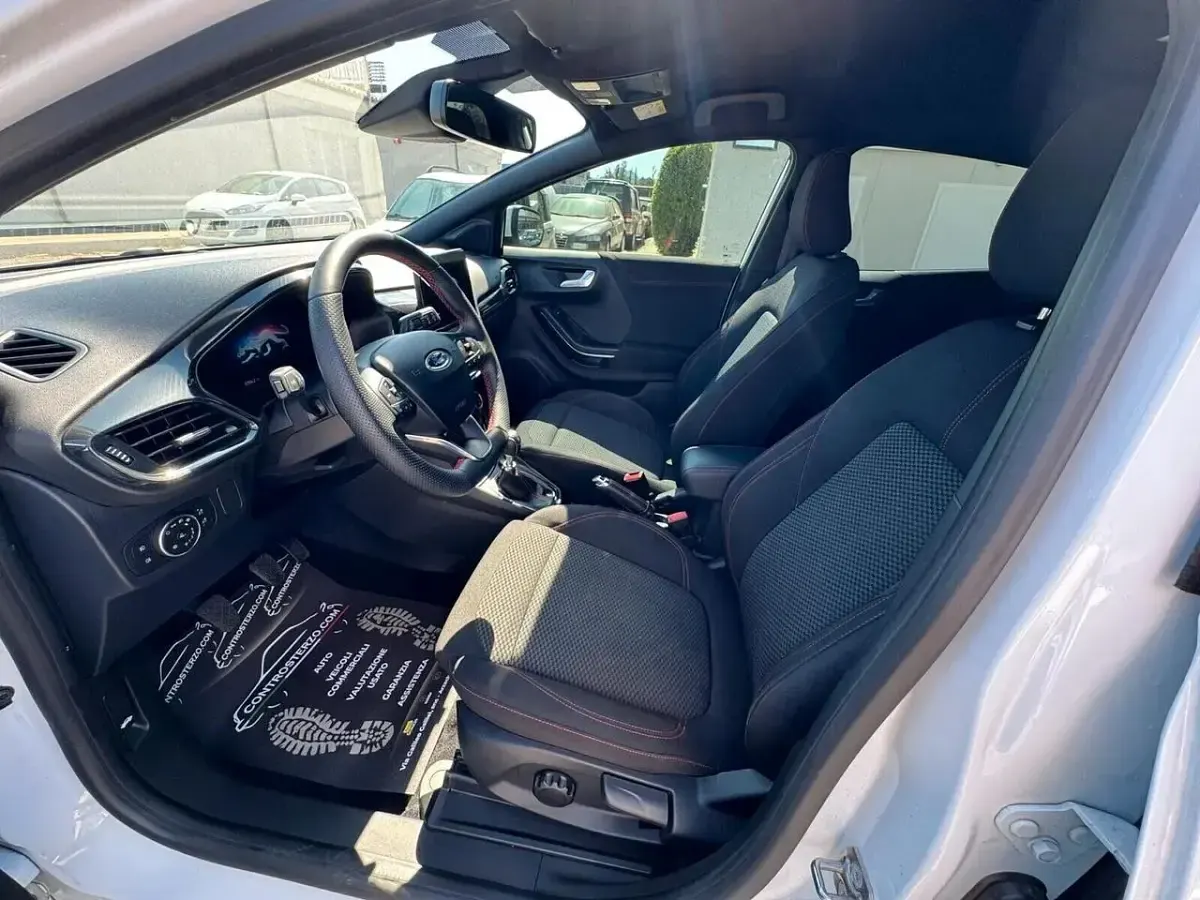 Begagnad Ford Puma ST-Line 125 HK (91 kW) 2023 Vit SUV