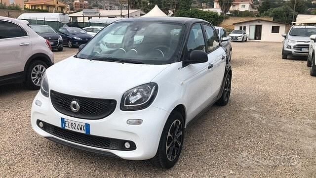 Bianco Usata 2015 Smart ForFour Utilitaria | 7400 € (Buon prezzo) - Immagine 1/4