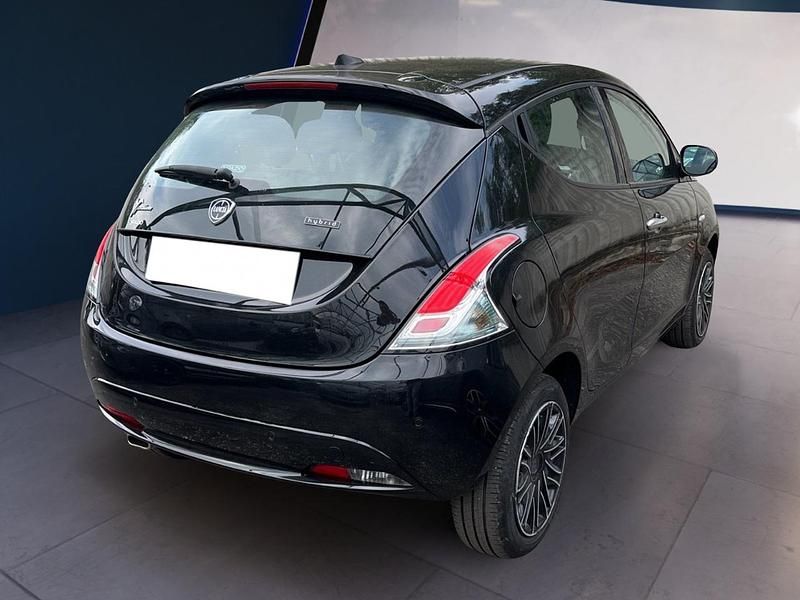 Usata Lancia Ypsilon Gold 70 CV (51 kW) 2021 Nero Utilitaria