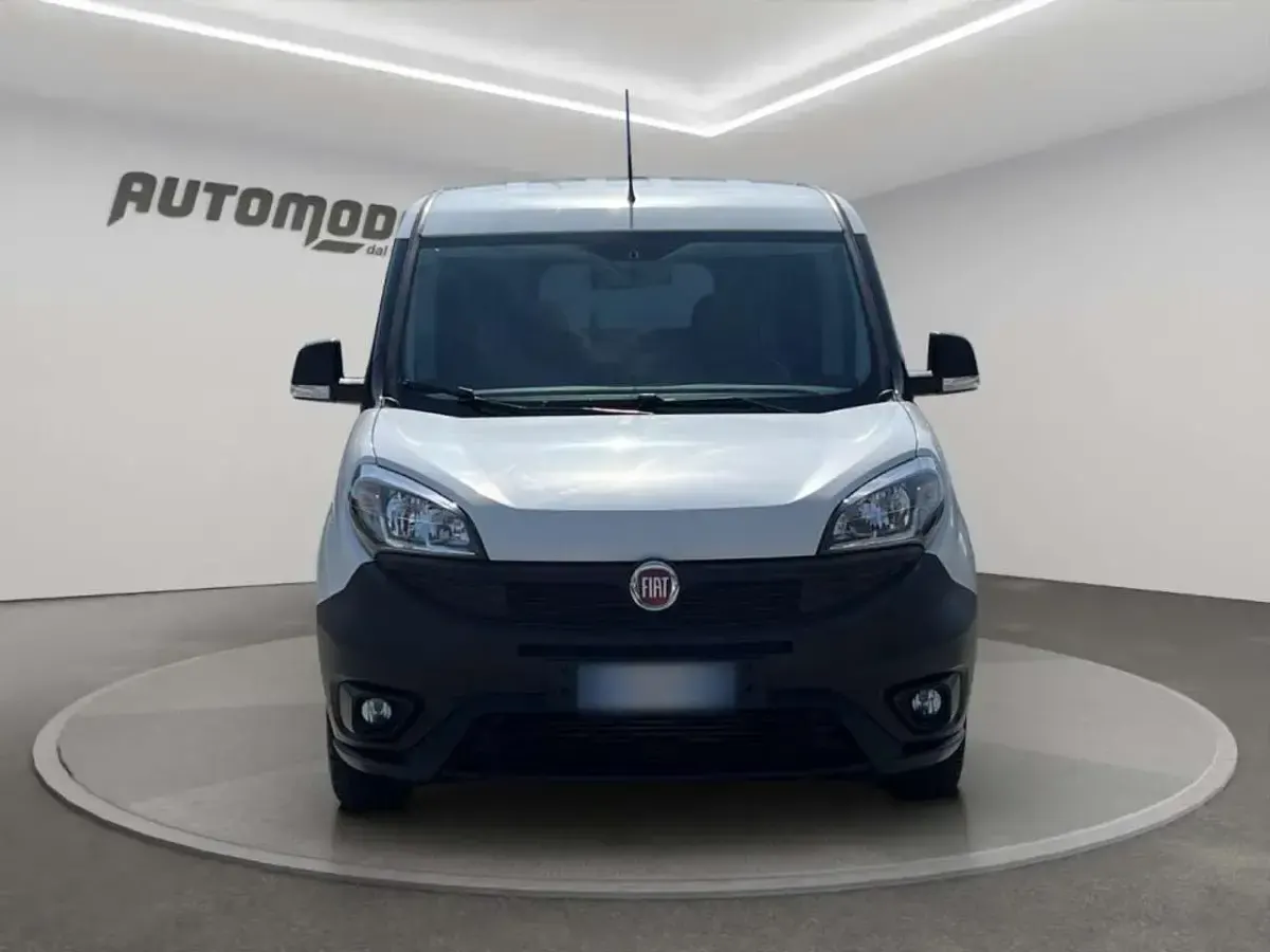 Usata Fiat Doblò 95 CV (69 kW) 2021 Bianco Monovolume