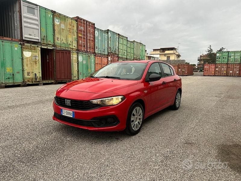 Usata Fiat Tipo 100 CV (73 kW) 2021 Rosso Berlina