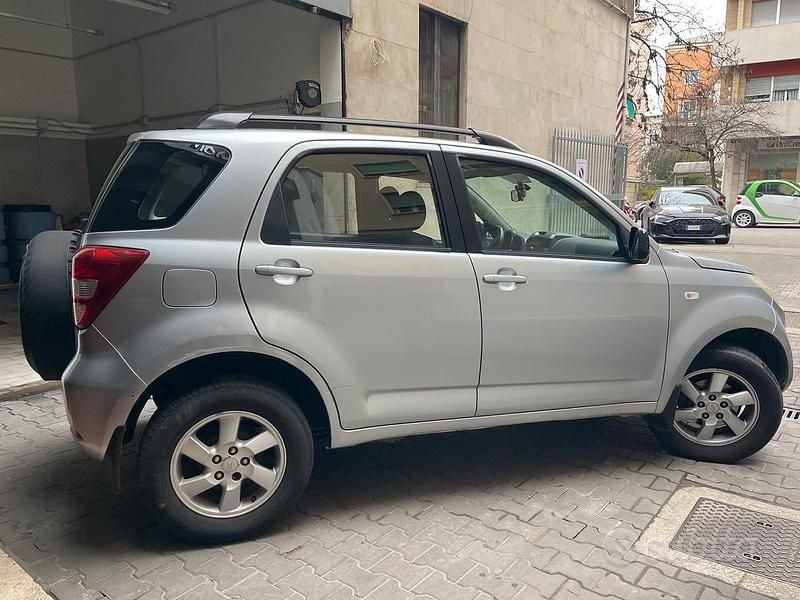 Usata Daihatsu Terios 105 CV (77 kW) 2008 Grigio SUV