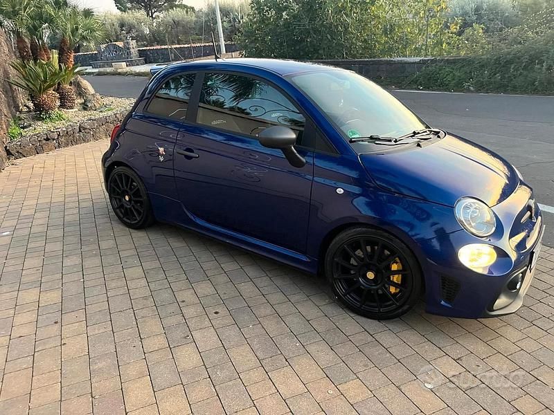Usata Abarth 500 180 CV (132 kW) 2018 Blu Berlina