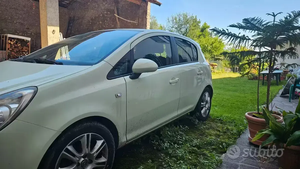 Usata Opel Corsa 85 CV (62 kW) 2013 Utilitaria