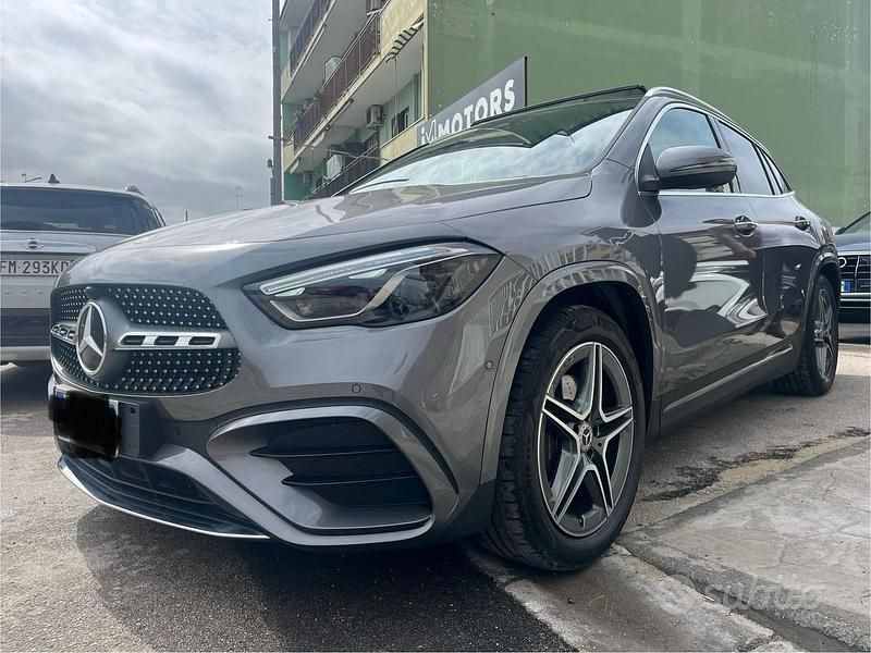 Usata Mercedes GLA200 AMG Line Premium 149 CV (109 kW) 2024 Grigio SUV