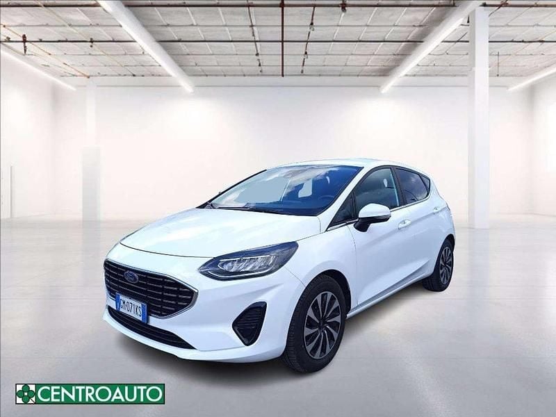 Usata Ford Fiesta Titanium 75 CV (55 kW) 2022 Bianco pastello Utilitaria