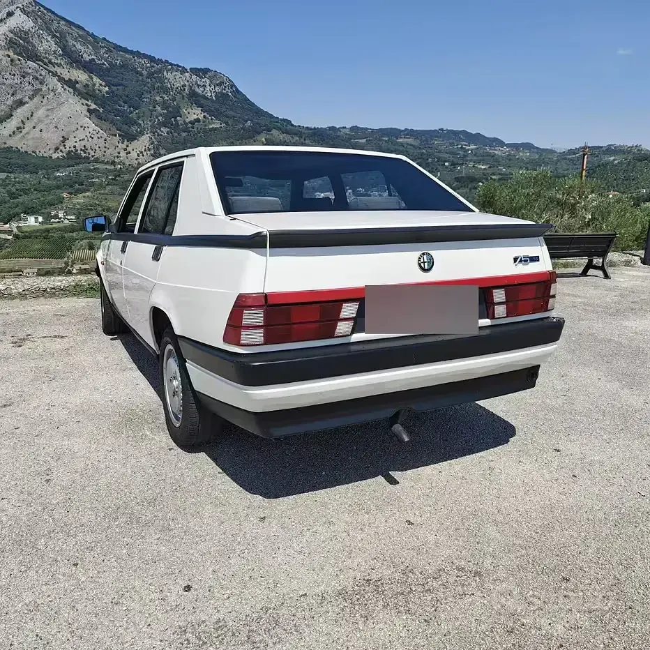 Usata Alfa Romeo 75 110 CV (80 kW) 1987 Bianco Berlina