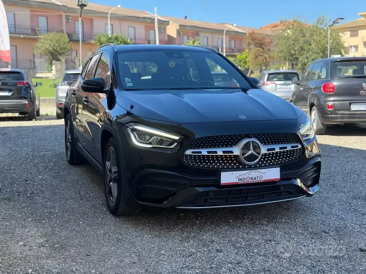 Usata Mercedes GLA200 Premium 150 CV (110 kW) 2021 Nero SUV