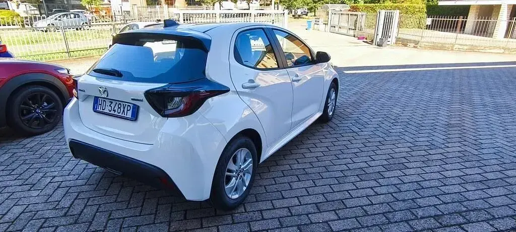 Nuova Mazda 2 116 CV (85 kW) 2026 Lunar white Utilitaria