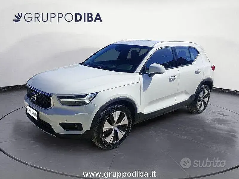 Usata Volvo XC40 Momentum 150 CV (110 kW) 2020 Bianco SUV