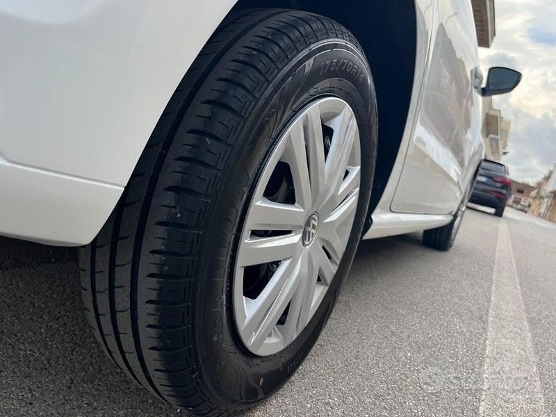 Usata VW Polo Comfortline 75 CV (55 kW) 2015 Bianco Berlina
