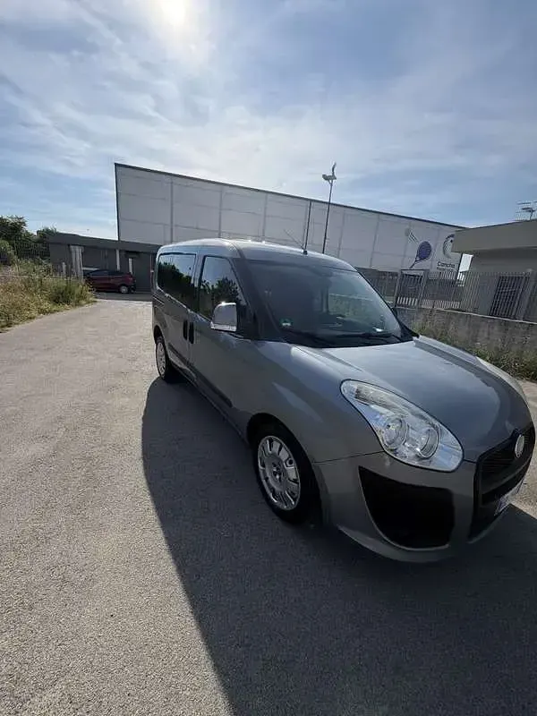 Usata Fiat Doblò Dynamic 105 CV (77 kW) 2010 Monovolume