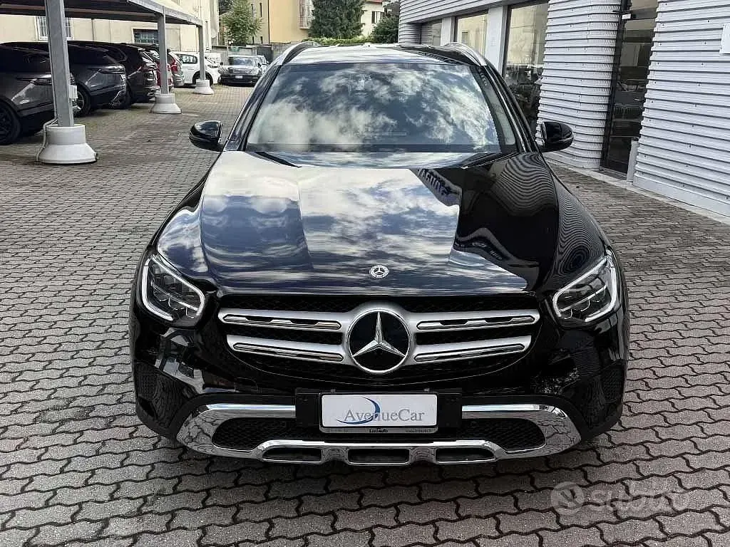 Usata Mercedes GLC300 194 CV (142 kW) 2021 Nero / metallizzato SUV