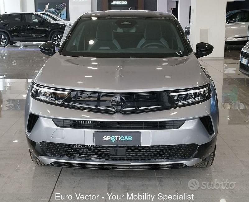 Usata Opel Mokka 131 CV (96 kW) 2025 Grigio SUV