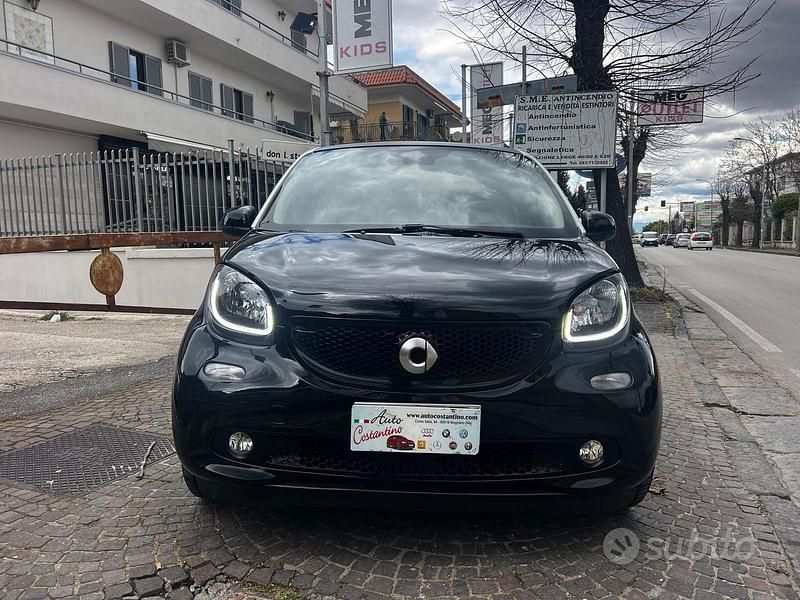 Usata Smart ForFour Prime 90 CV (66 kW) 2016 Nero Utilitaria