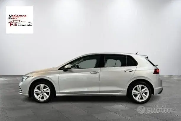 Usata VW Golf VII Life 116 CV (85 kW) 2021 Grigio Utilitaria