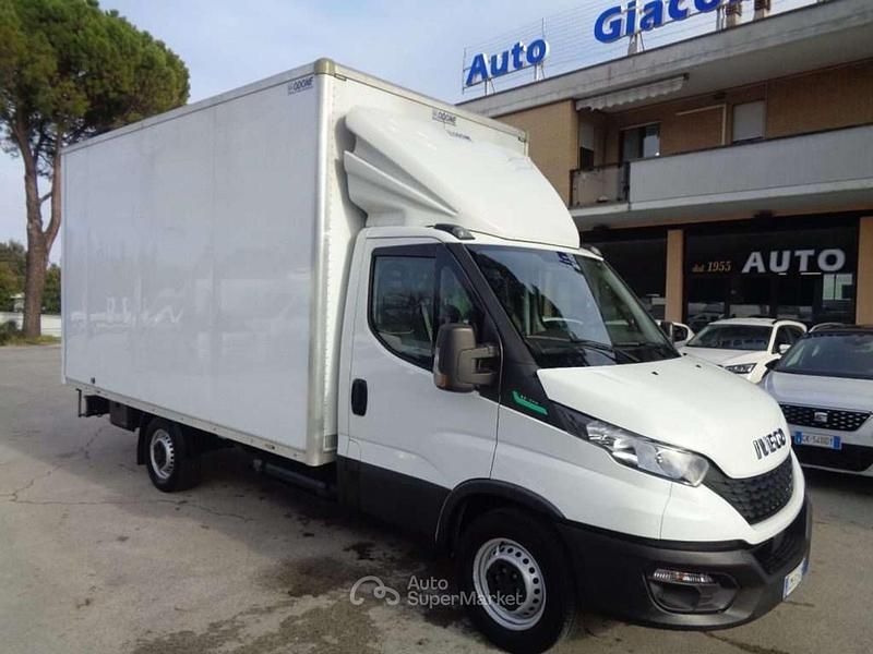 Usata Iveco Daily 136 CV (100 kW) 2023 Bianco Cabrio