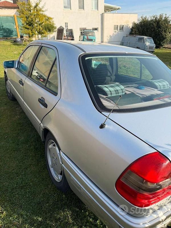 Usata Mercedes C200 136 CV (100 kW) 1994 Berlina