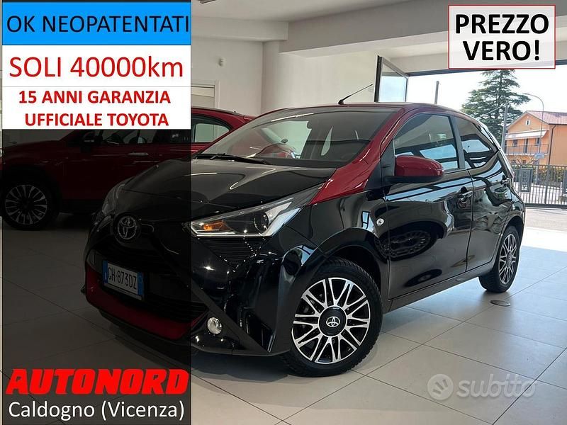 Usata Toyota Aygo Connect Style 72 CV (52 kW) 2021 Nero Utilitaria